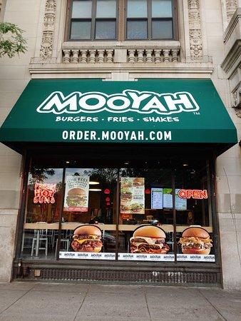 Mooyah Burgers